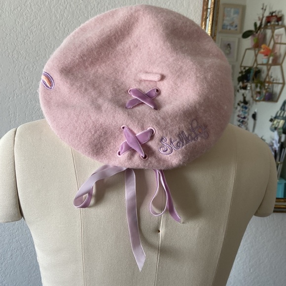 Stella Lou Disneyland Tokyo beret - Picture 2 of 4